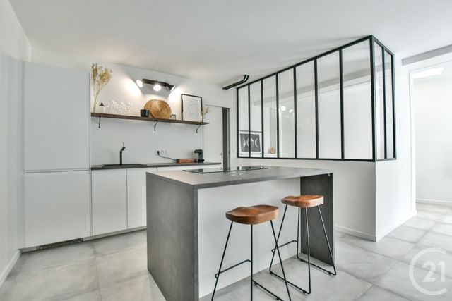 Appartement F2 à vendre - 2 pièces - 46.68 m2 - PARIS - 75013 - ILE-DE-FRANCE - Century 21 Arago - Les Gobelins Appartement F2 à vendre - 2 pièces - 46.68 m2 - PARIS - 75013 - ILE-DE-FRANCE - Century 21 Arago - Les Gobelins